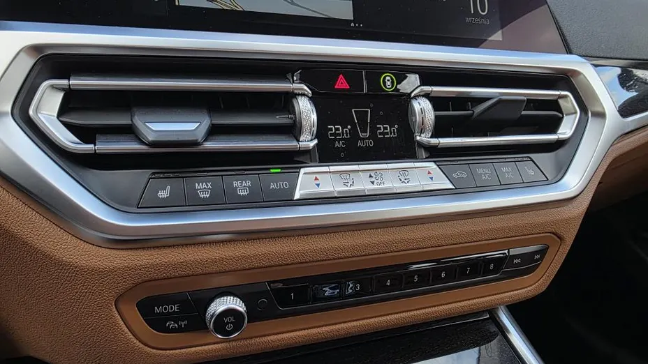 BMW Seria 3 320d xDrive Luxury Line aut