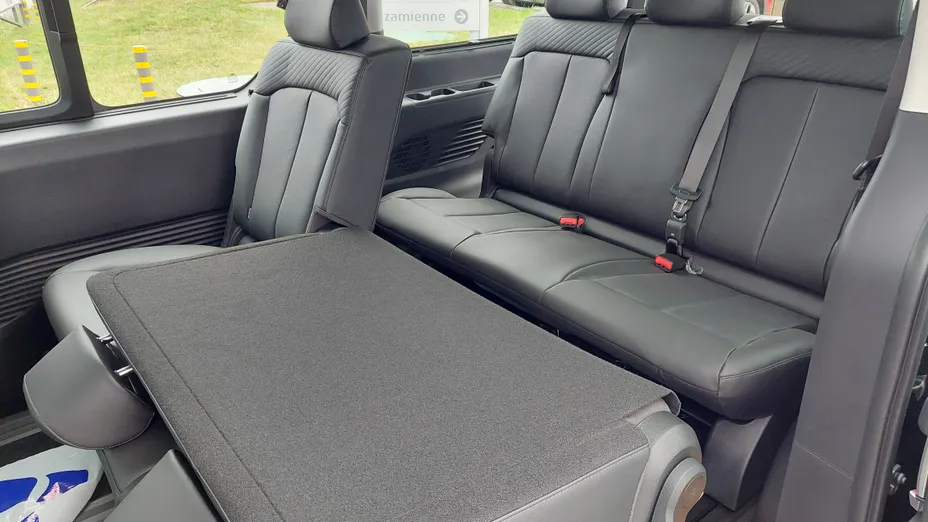 HYUNDAI Staria Staria 1.6 T-GDI HEV Smart VIP aut Nowy