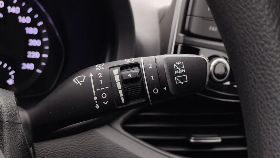 HYUNDAI i30 i30 1.5 DPI Classic +