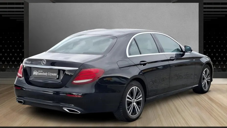 MERCEDES-BENZ E Klasa E 220 d Avantgarde