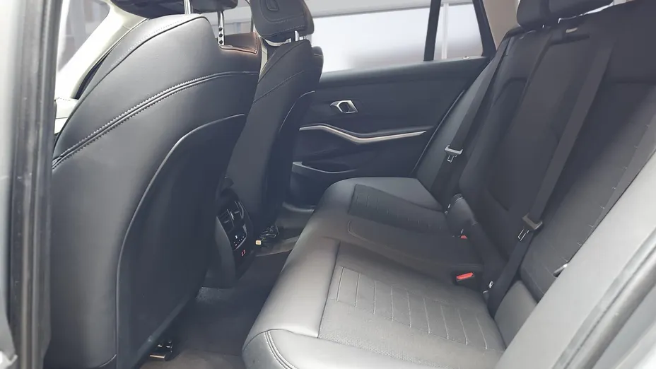 BMW Seria 3 330i xDrive aut