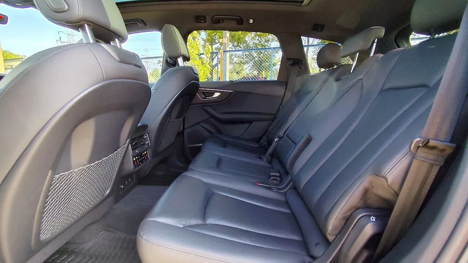 AUDI Q7 -