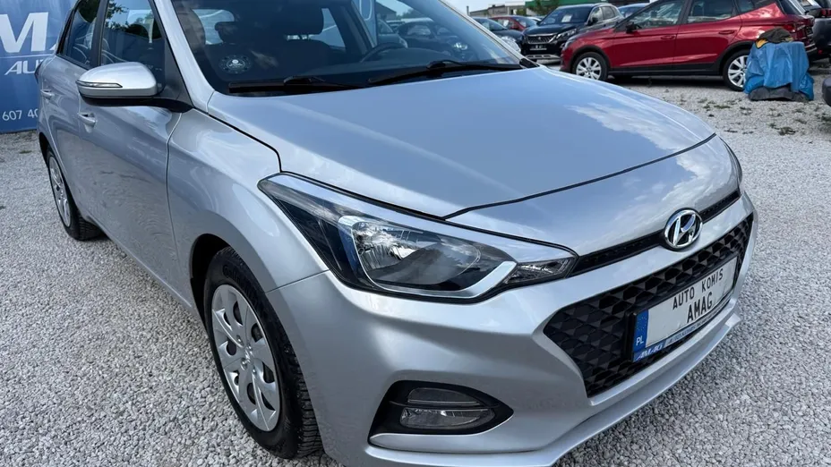 HYUNDAI i20 -