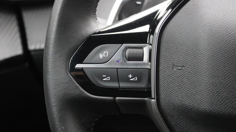 PEUGEOT 2008 2008 1.2 PureTech Allure S&S EAT8