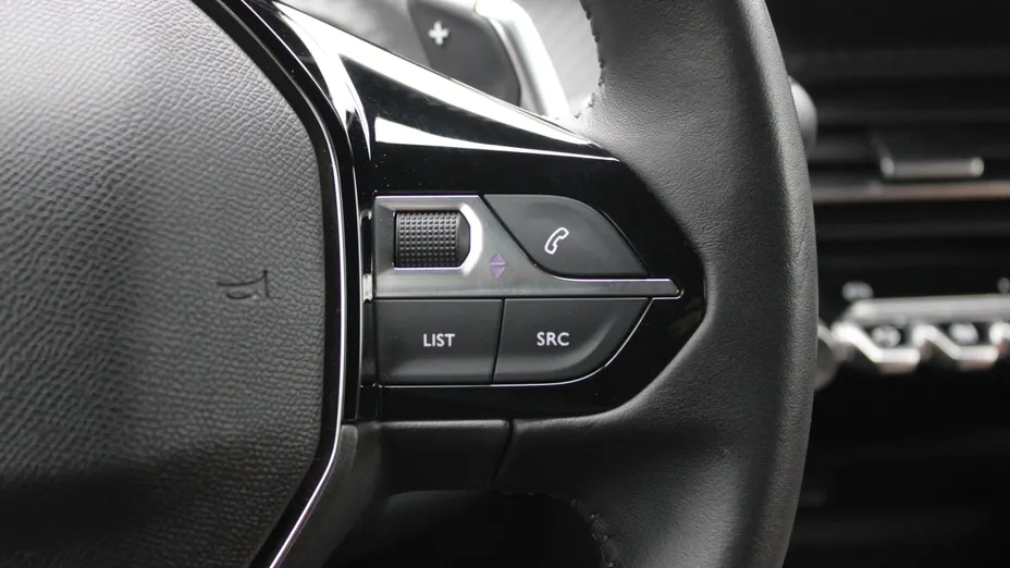 PEUGEOT 2008 2008 1.2 PureTech Allure S&S EAT8