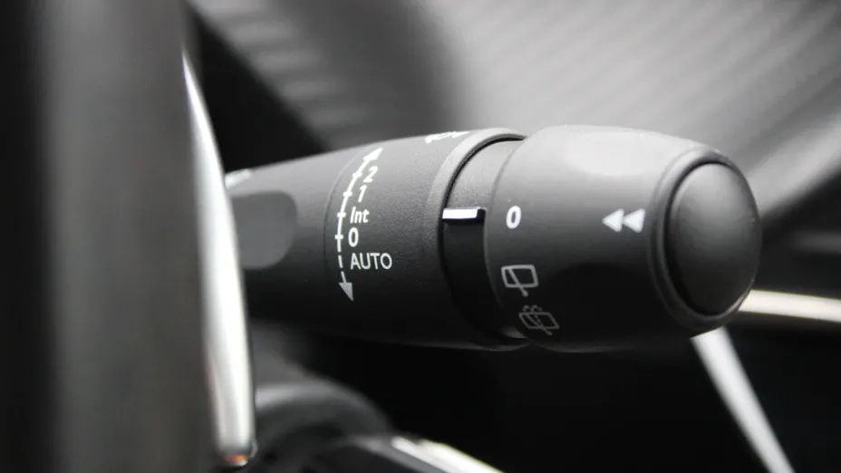 PEUGEOT 2008 2008 1.2 PureTech Allure S&S EAT8