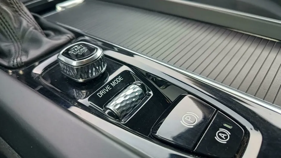 VOLVO XC60 XC60 T4 Momentum Pro aut