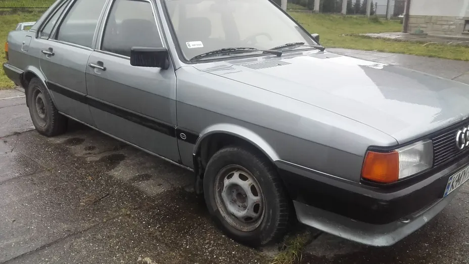 AUDI 80 -