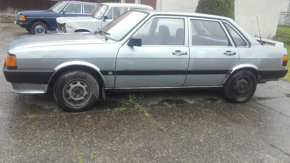 AUDI 80 -