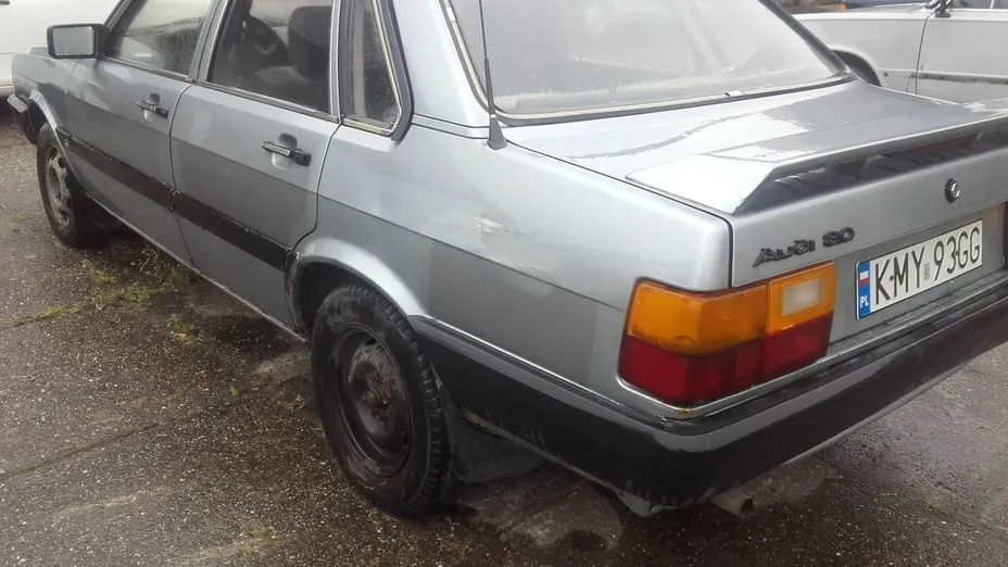 AUDI 80 -