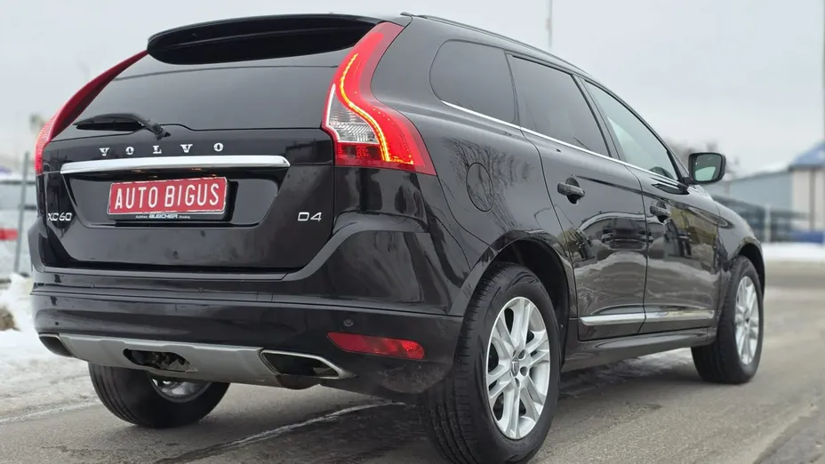 VOLVO XC60 -