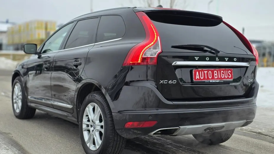 VOLVO XC60 -
