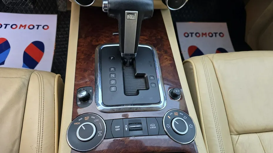 VOLKSWAGEN Touareg -