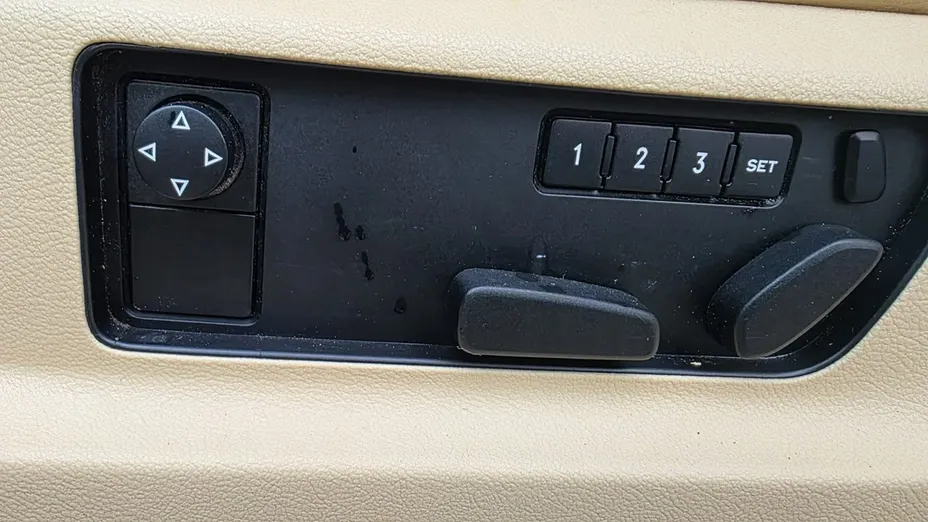 VOLKSWAGEN Touareg -