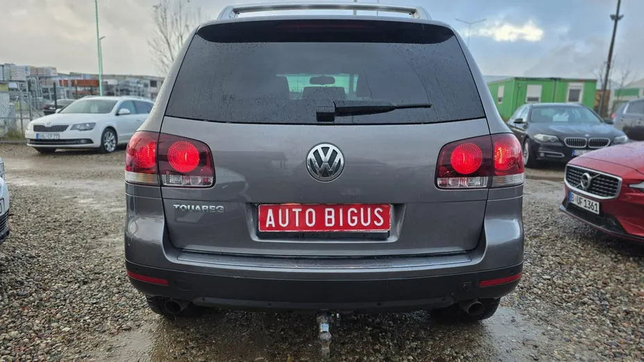 VOLKSWAGEN Touareg -