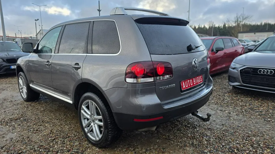 VOLKSWAGEN Touareg -