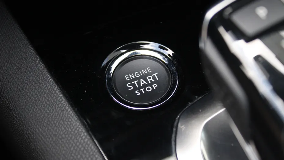 PEUGEOT 3008 3008 1.5 BlueHDi GT S&S EAT8