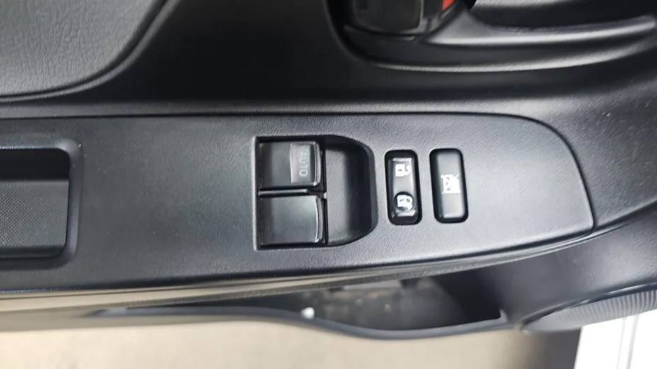 TOYOTA Yaris Yaris 1.0 Active