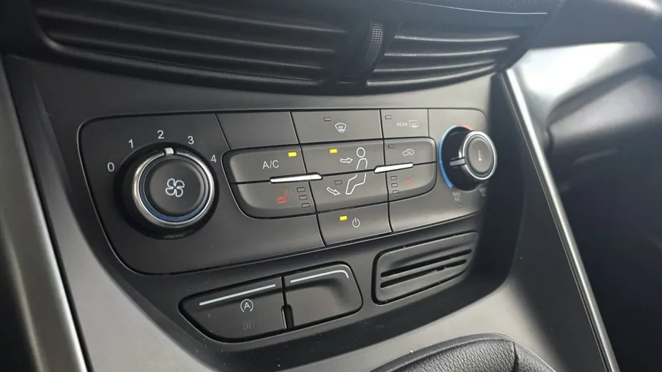 FORD Kuga -