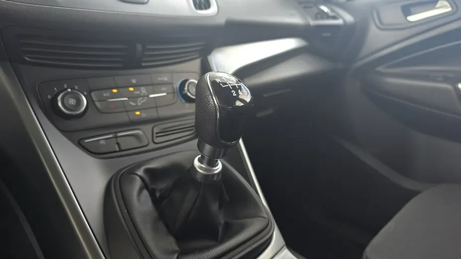 FORD Kuga -