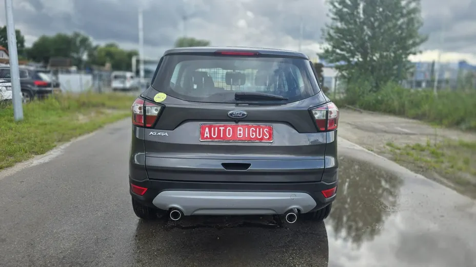 FORD Kuga -