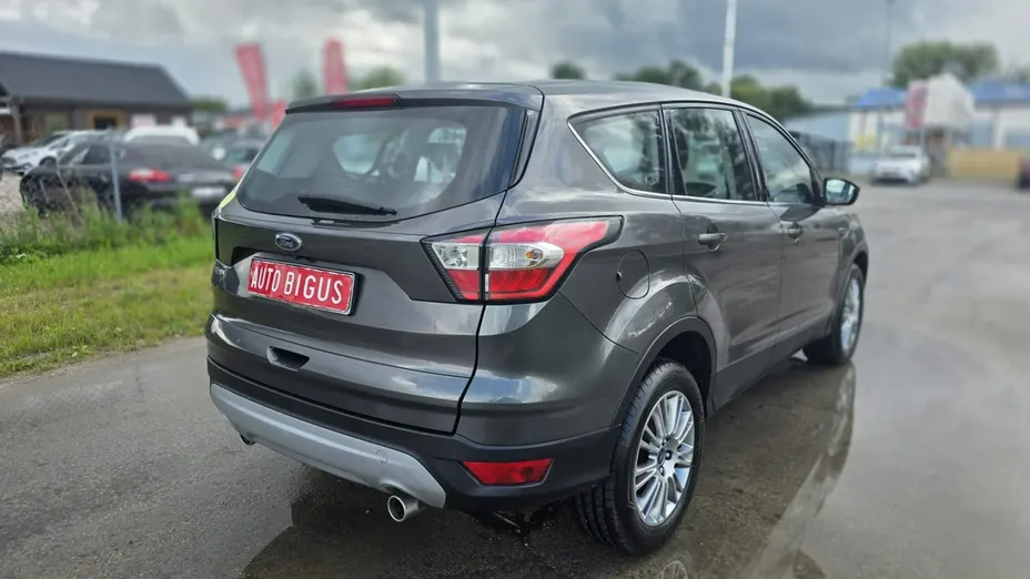 FORD Kuga -
