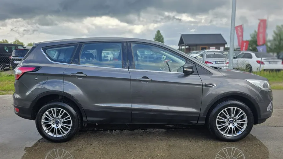 FORD Kuga -