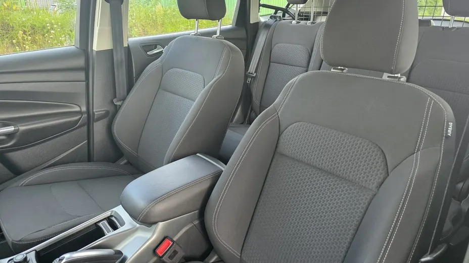 FORD Kuga -