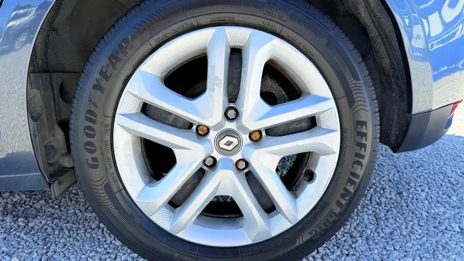 RENAULT Megane Megane 1.3 TCe FAP Intens EDC