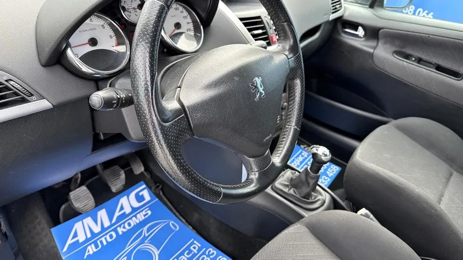 PEUGEOT 207 -