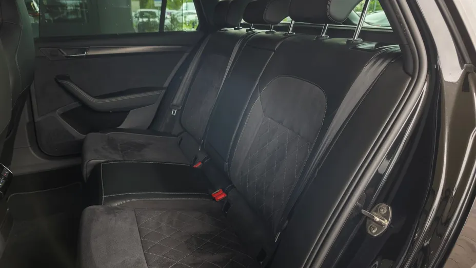 SKODA Superb Superb 2.0 TDI SCR 4x4 Sportline DSG