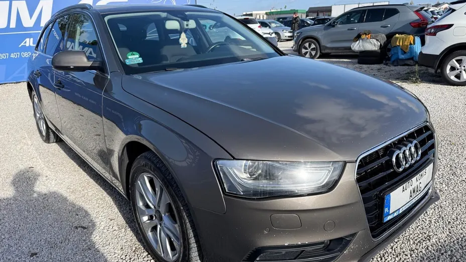 AUDI A4 -