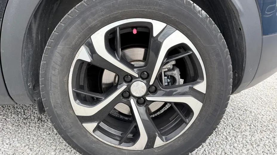 PEUGEOT 3008 -