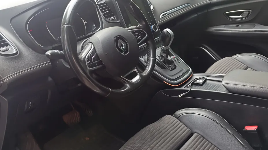 RENAULT Scenic -