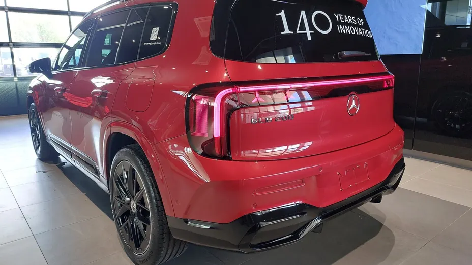MERCEDES-BENZ GLB -