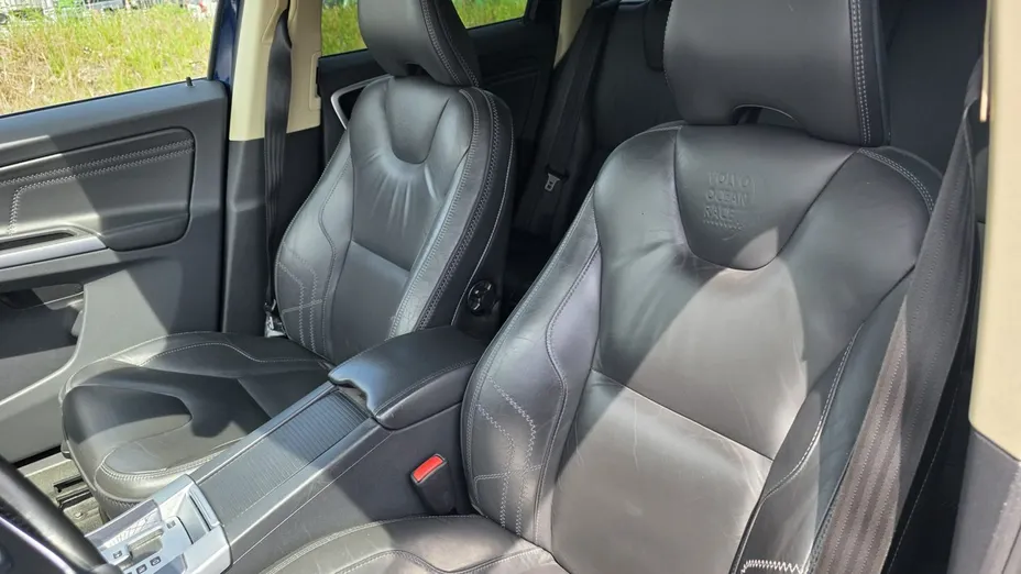 VOLVO XC60 -