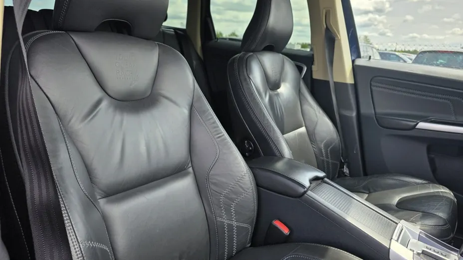 VOLVO XC60 -