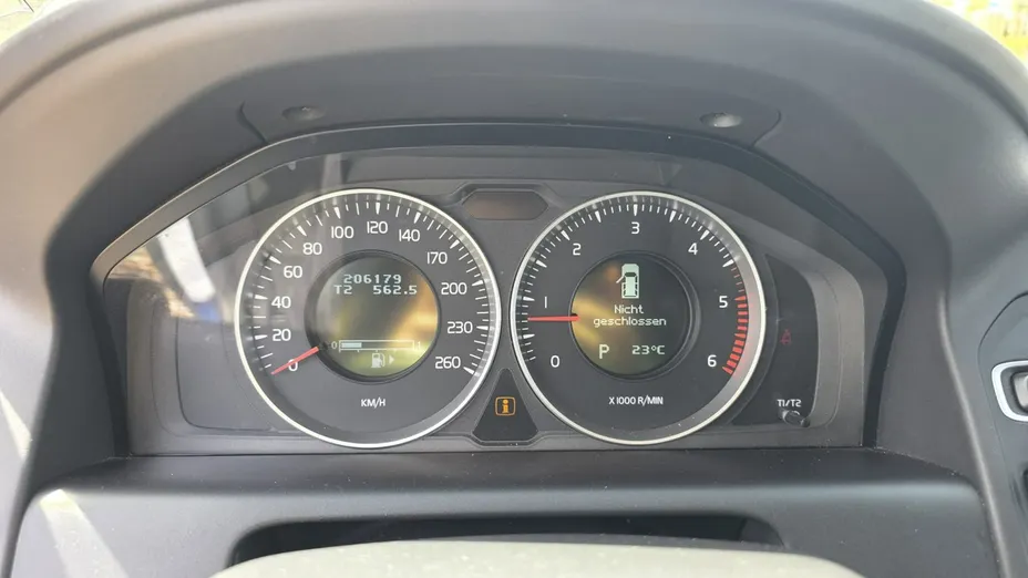 VOLVO XC60 -