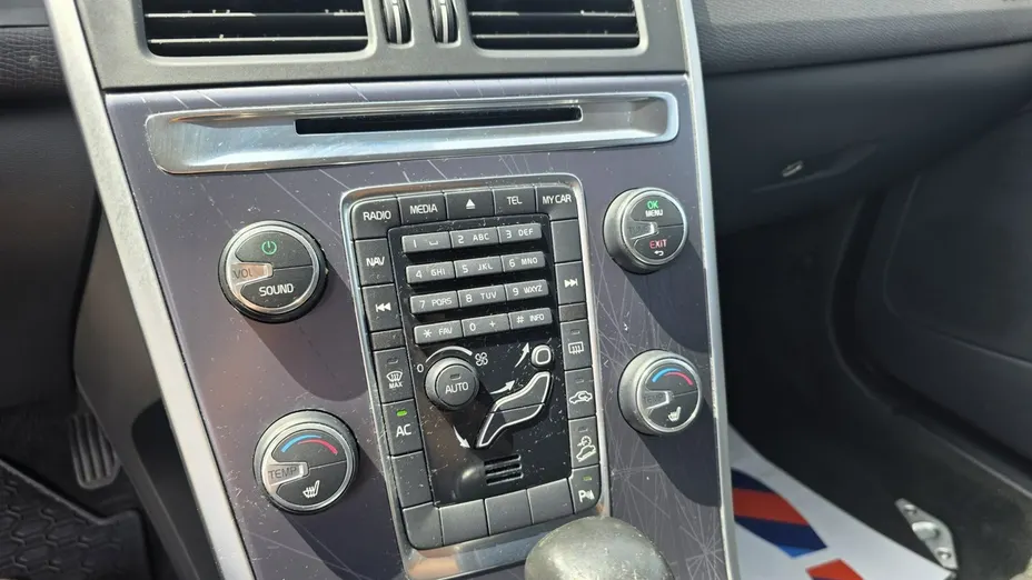 VOLVO XC60 -