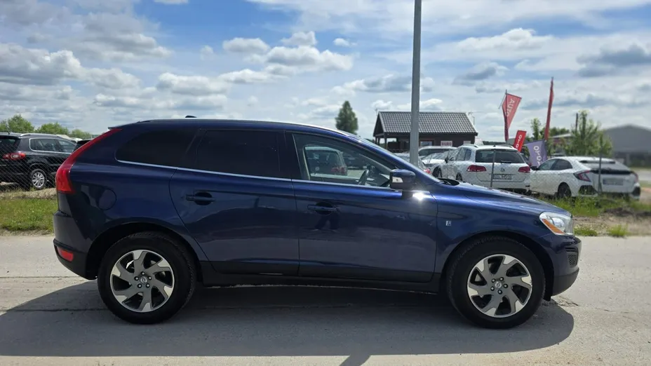 VOLVO XC60 -