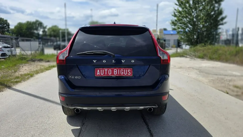 VOLVO XC60 -