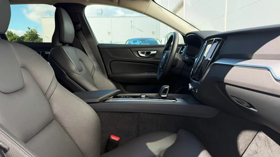 VOLVO V60 V60 CC Plus B5 B AWD aut