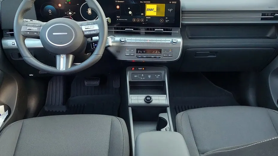 HYUNDAI Kona -