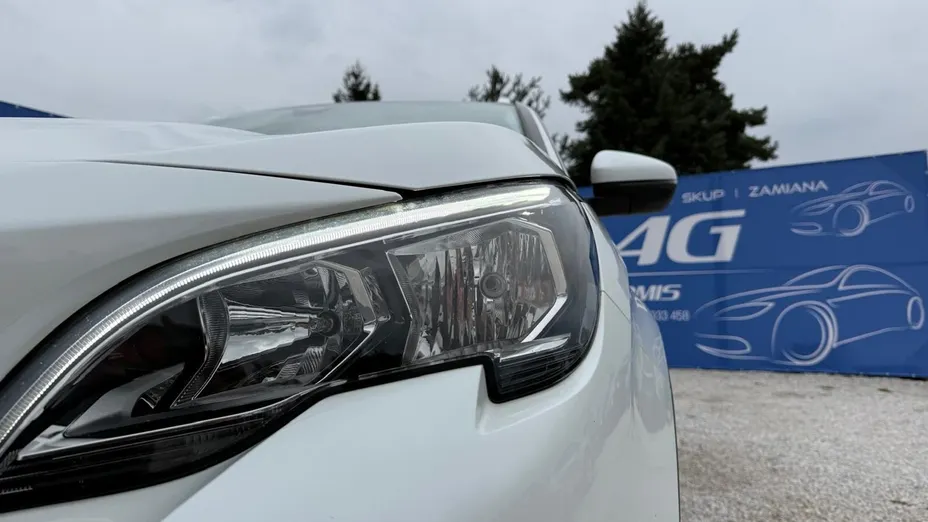 PEUGEOT 3008 -