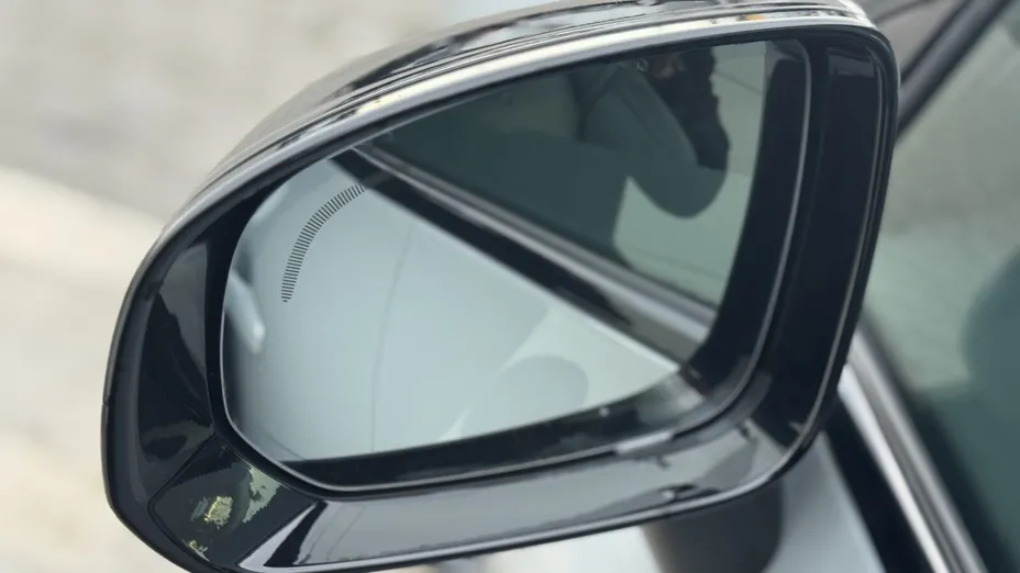 VOLVO XC60 XC60 T6 Plug-In Hybrid AWD Plus Dark aut