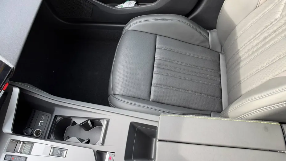 PEUGEOT 408 408 1.2 PureTech mHEV GT Exclusive S&S e-DCS6 Nowy