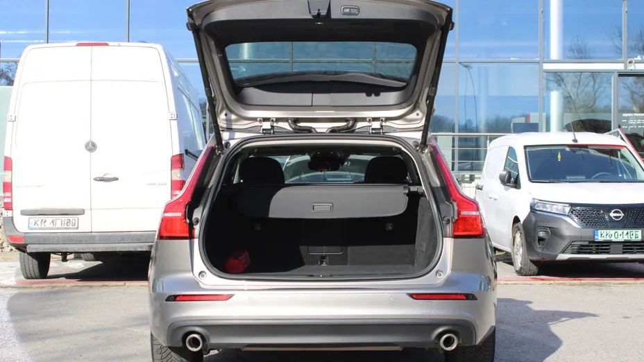 VOLVO V60 V60 D3 AWD Momentum Pro aut