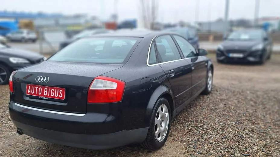 AUDI A4 -