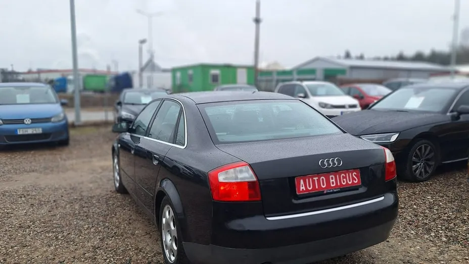 AUDI A4 -