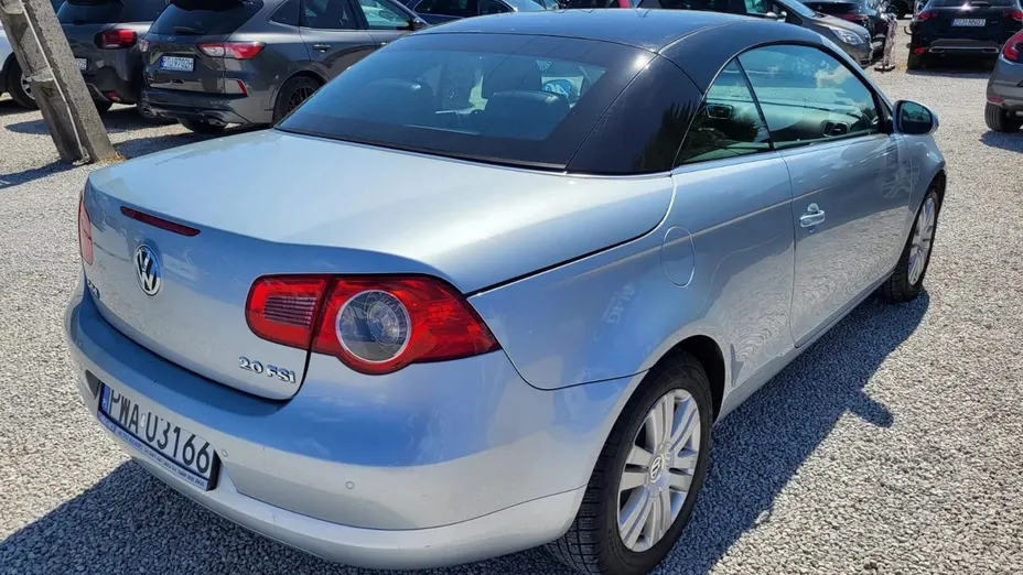 VOLKSWAGEN Eos -